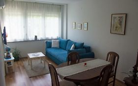 Meridian Apartment , 300M To Bus Terminal, Fast Wifi & Airport Transf